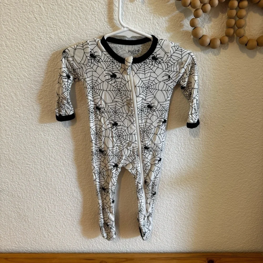 Kyre Baby- Halloween Spider Zippy 3-6